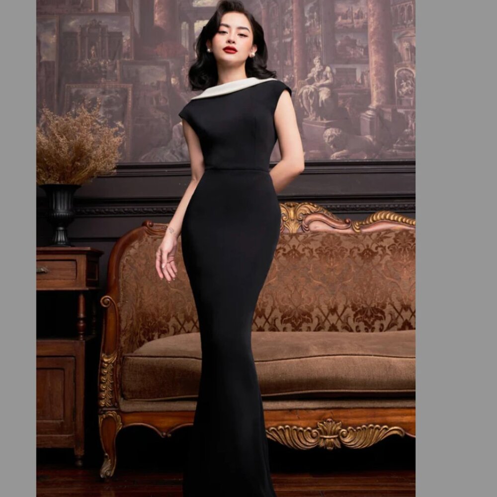 AROTAGAS Ivy Dress Limited Edition Medium NWT